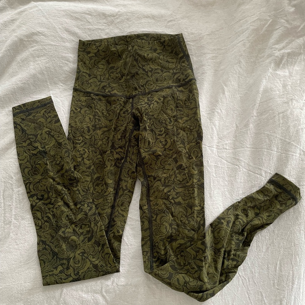 Lululemon Patterned Leggings, size 4